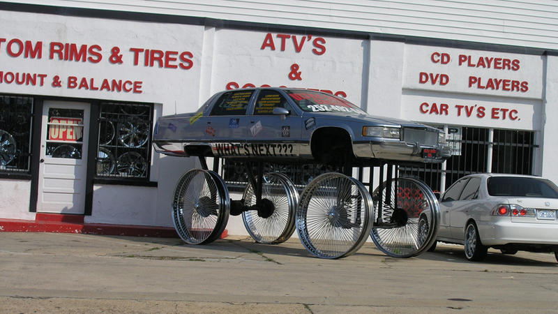 Illustration for article titled Your Guide To The World’s Most Hated Car Culture: Donks